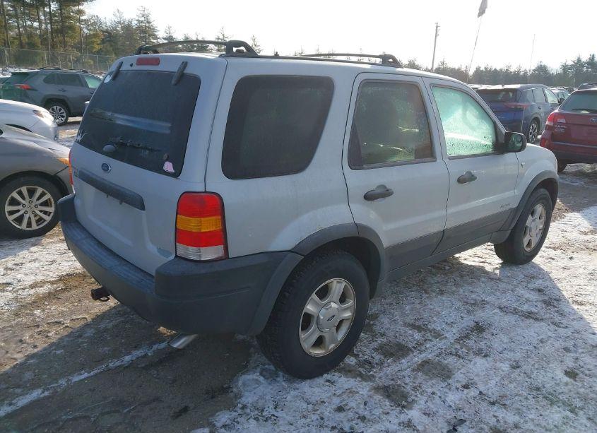 Photo 4 of 2002 Ford Escape XLT (VIN 1FMCU04182KD82690)
