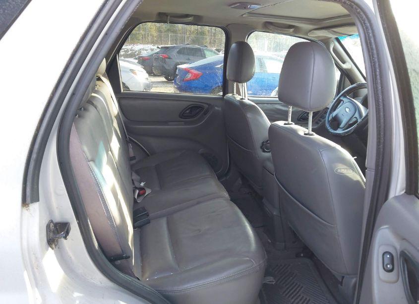 Photo 8 of 2002 Ford Escape XLT (VIN 1FMCU04182KD82690)