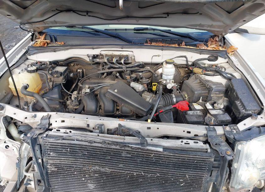 Photo 10 of 2008 Ford Escape LIMITED (VIN 1FMCU04188KD15239)