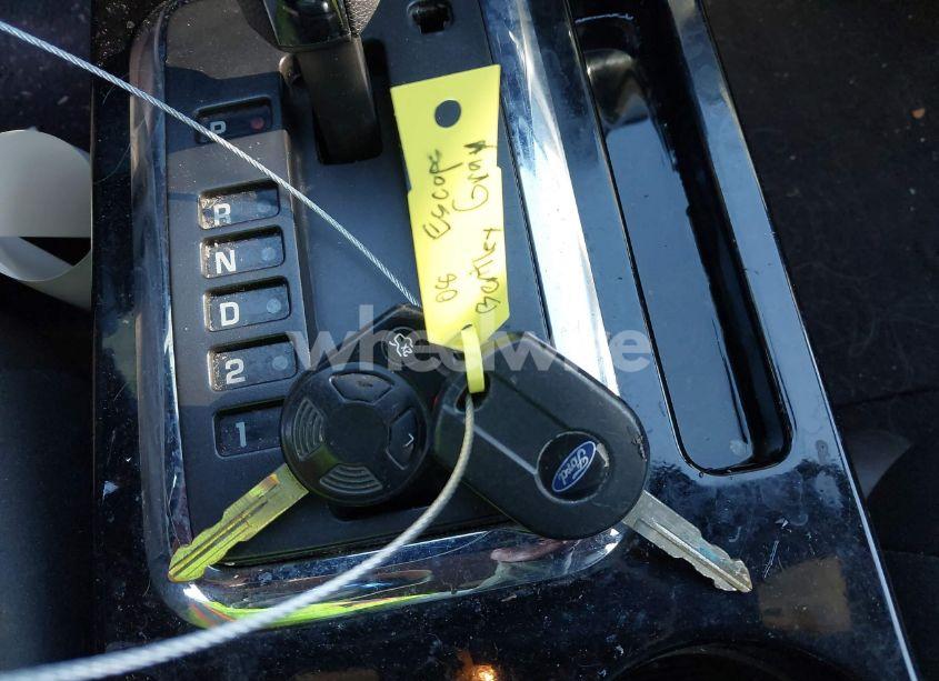 Photo 11 of 2008 Ford Escape LIMITED (VIN 1FMCU04198KA56731)