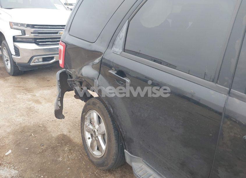 Photo 6 of 2008 Ford Escape LIMITED (VIN 1FMCU04198KD92105)