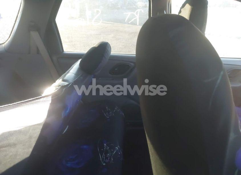 Photo 8 of 2002 Ford Escape XLT (VIN 1FMCU041X2KB67604)