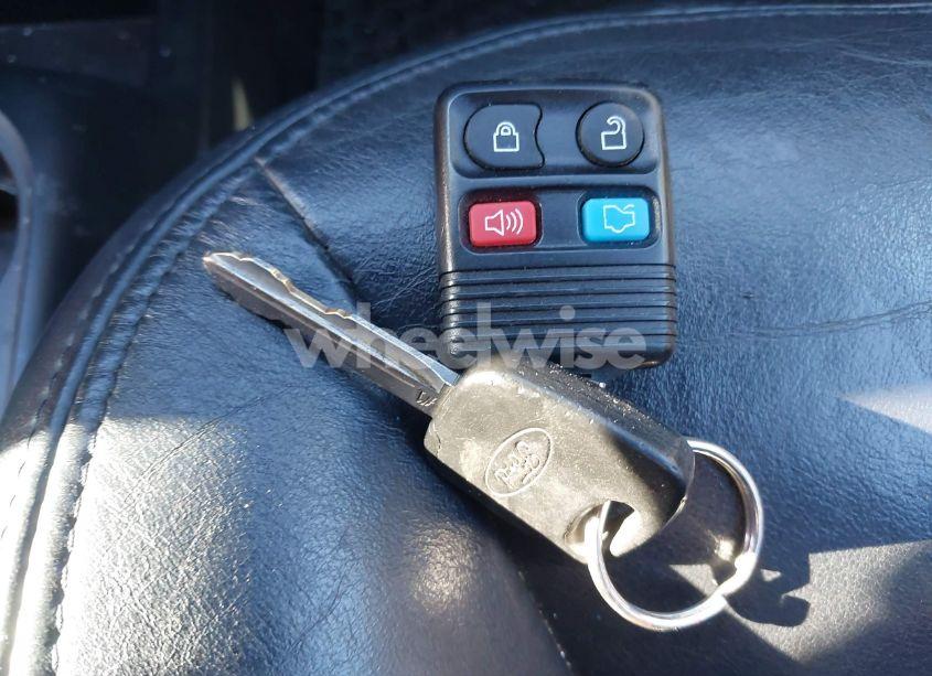 Photo 11 of 2002 Ford Escape XLT (VIN 1FMCU041X2KC74197)