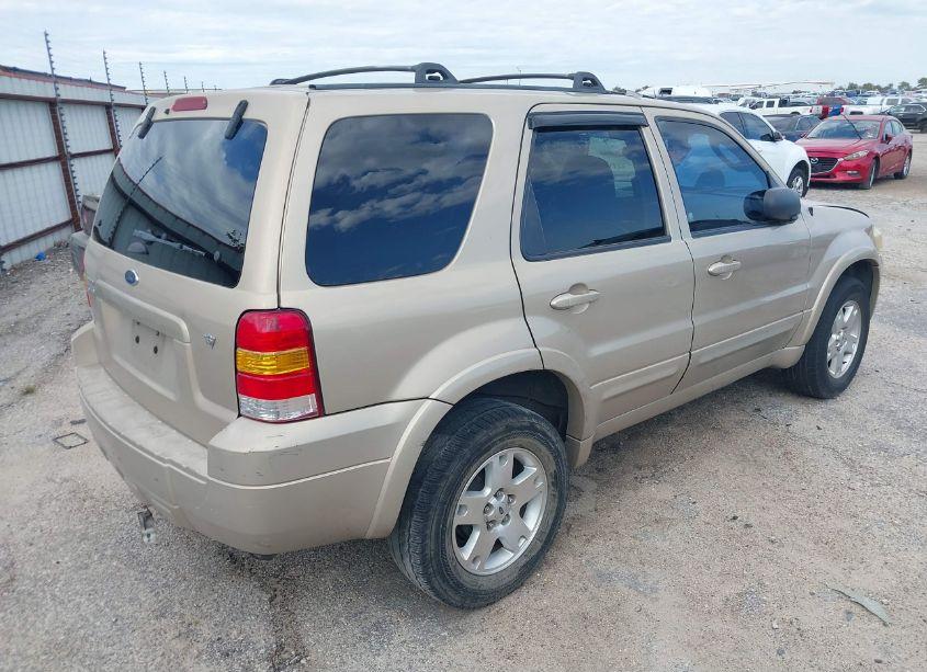 Photo 4 of 2007 Ford Escape LIMITED (VIN 1FMCU041X7KA86089)
