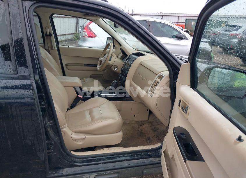 Photo 5 of 2008 Ford Escape LIMITED (VIN 1FMCU041X8KD75927)