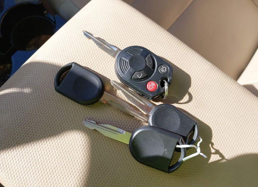 Photo 11 of 2009 Ford Escape LIMITED (VIN 1FMCU04749KA57100)