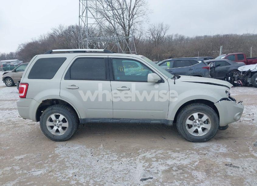 Photo 13 of 2009 Ford Escape LIMITED (VIN 1FMCU047X9KC30599)