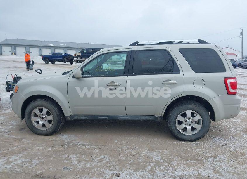 Photo 14 of 2009 Ford Escape LIMITED (VIN 1FMCU047X9KC30599)