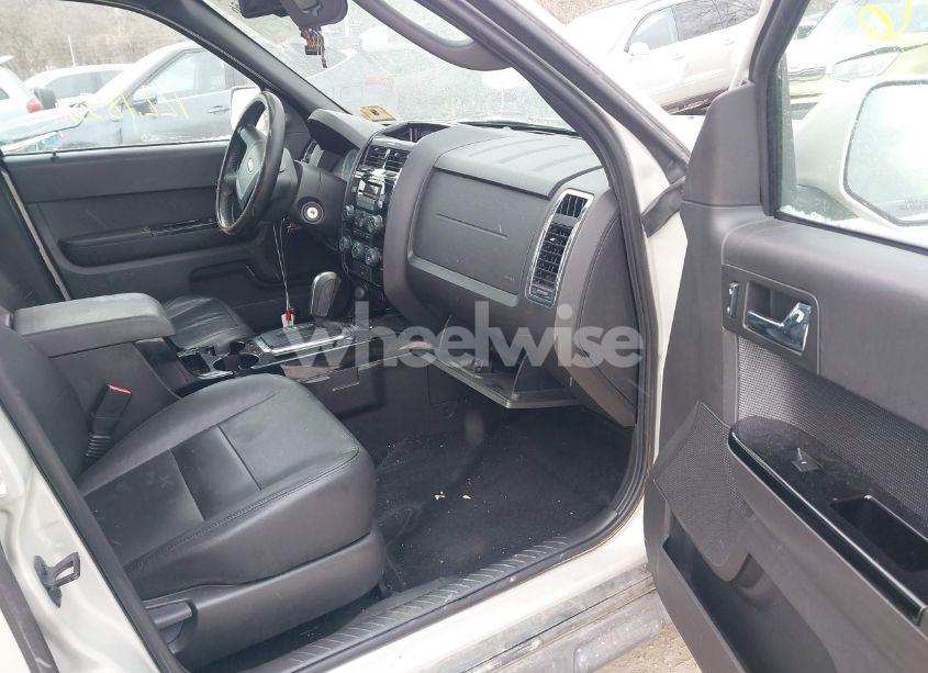 Photo 5 of 2009 Ford Escape LIMITED (VIN 1FMCU047X9KC30599)