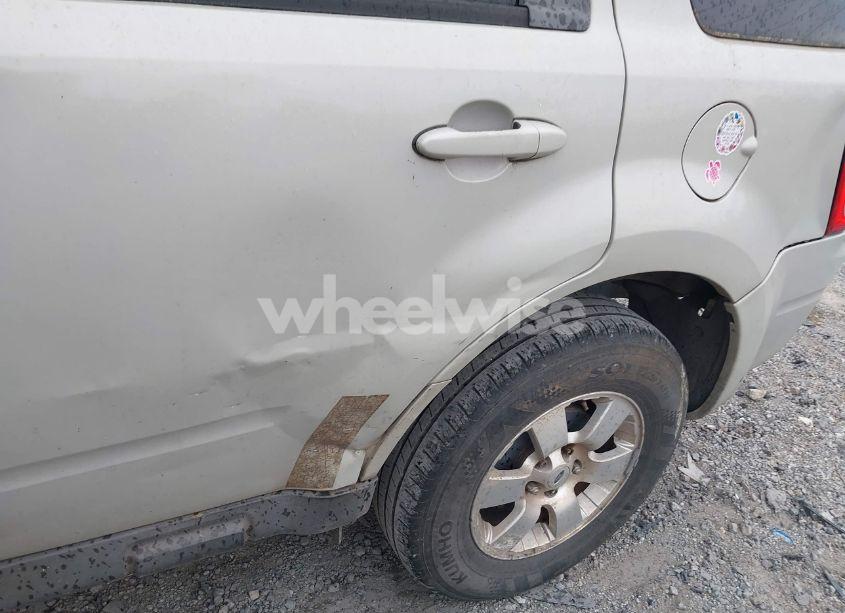 Photo 6 of 2009 Ford Escape LIMITED (VIN 1FMCU04G39KA59615)