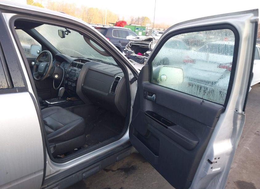 Photo 5 of 2009 Ford Escape LIMITED (VIN 1FMCU04G89KA57987)