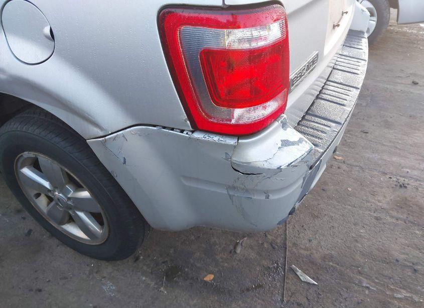 Photo 6 of 2009 Ford Escape LIMITED (VIN 1FMCU04G89KA57987)