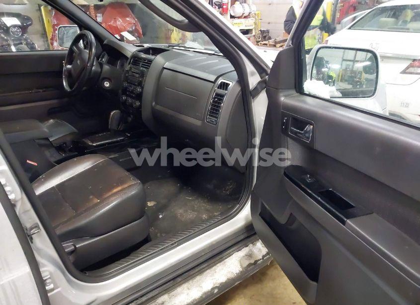 Photo 5 of 2009 Ford Escape LIMITED (VIN 1FMCU04G89KC04373)