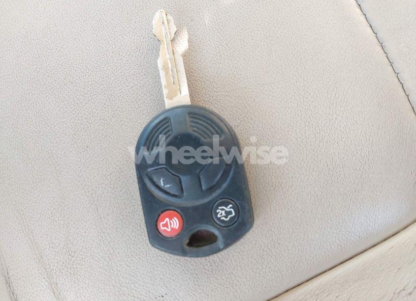 Photo 11 of 2009 Ford Escape LIMITED (VIN 1FMCU04GX9KD12252)