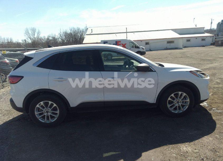 Photo 13 of 2022 Ford Escape SE HYBRID (VIN 1FMCU0BZ0NUB45984)