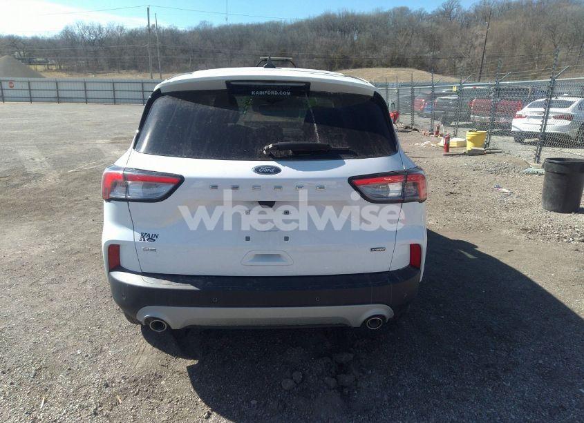 Photo 16 of 2022 Ford Escape SE HYBRID (VIN 1FMCU0BZ0NUB45984)