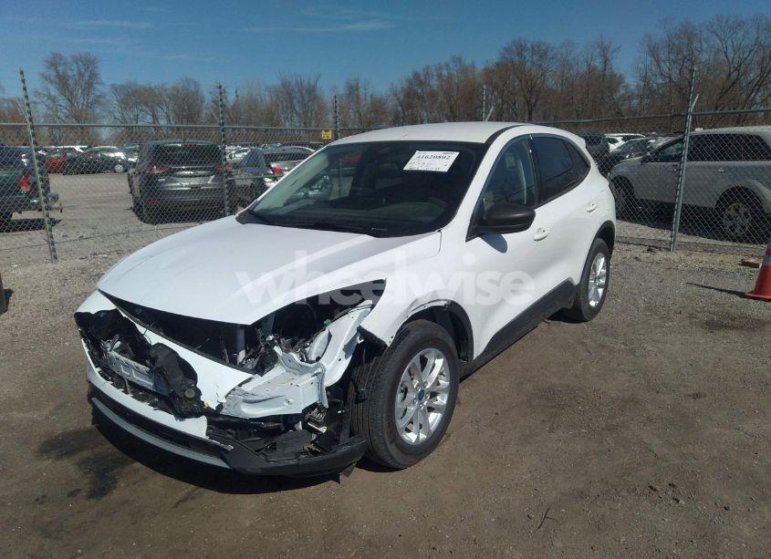 Photo 2 of 2022 Ford Escape SE HYBRID (VIN 1FMCU0BZ0NUB45984)