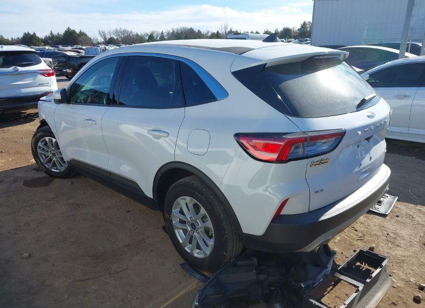 Photo 3 of 2021 Ford Escape SE HYBRID (VIN 1FMCU0BZ1MUB21045)