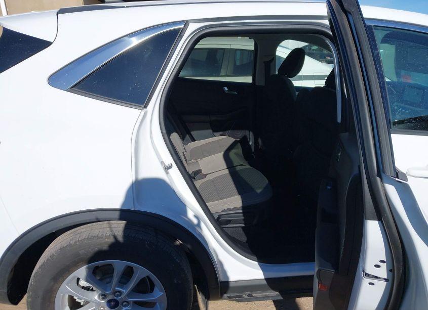 Photo 8 of 2021 Ford Escape SE HYBRID (VIN 1FMCU0BZ1MUB21045)