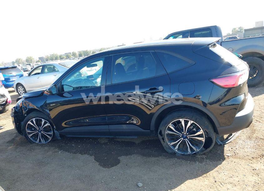 Photo 14 of 2022 Ford Escape SE HYBRID (VIN 1FMCU0BZ1NUA27569)