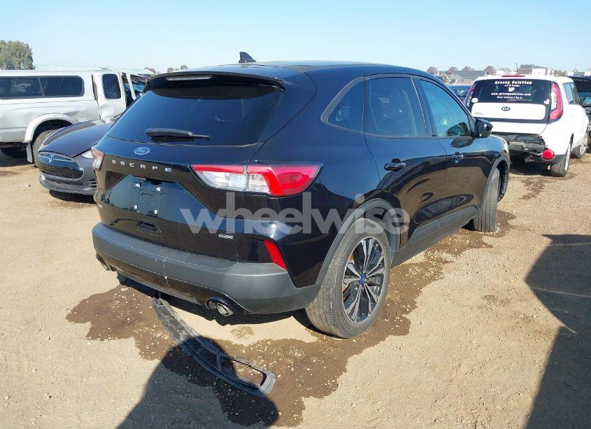 Photo 4 of 2022 Ford Escape SE HYBRID (VIN 1FMCU0BZ1NUA27569)