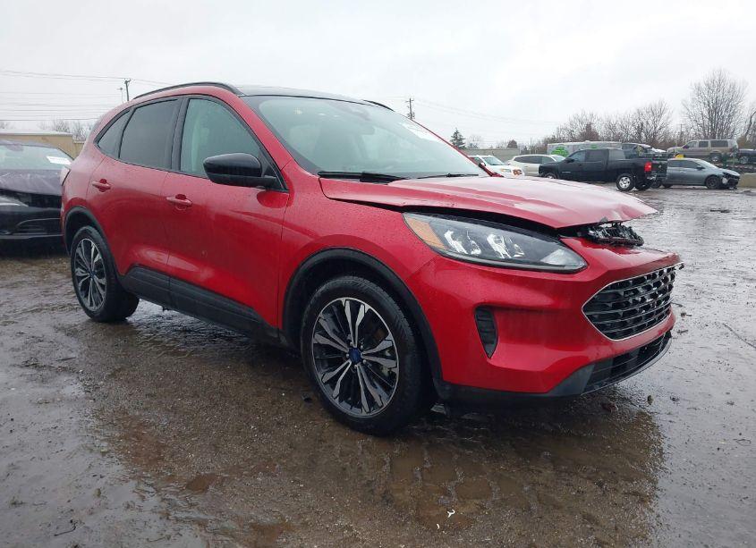 2021 Ford Escape SE HYBRID (VIN 1FMCU0BZ2MUA12982) main photo