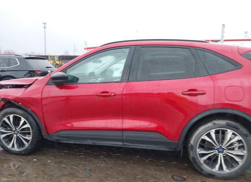 Photo 14 of 2021 Ford Escape SE HYBRID (VIN 1FMCU0BZ2MUA12982)