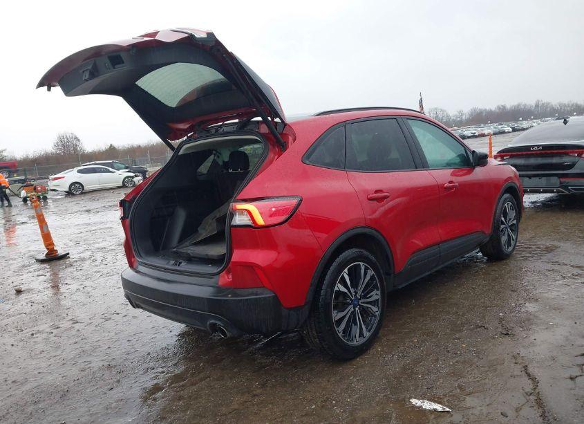 Photo 4 of 2021 Ford Escape SE HYBRID (VIN 1FMCU0BZ2MUA12982)