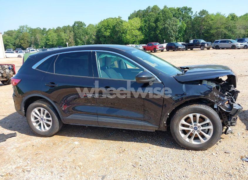 Photo 13 of 2021 Ford Escape SE HYBRID (VIN 1FMCU0BZ4MUA67773)