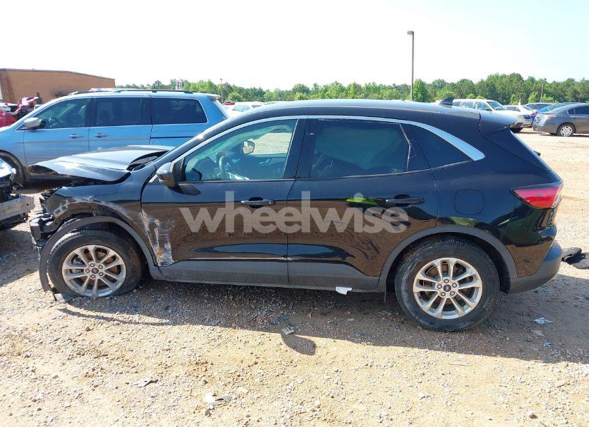 Photo 14 of 2021 Ford Escape SE HYBRID (VIN 1FMCU0BZ4MUA67773)