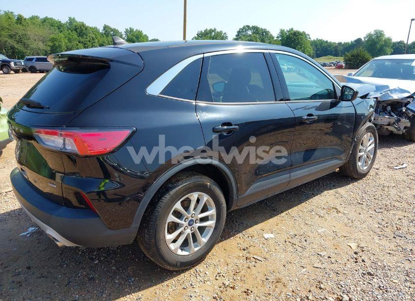 Photo 4 of 2021 Ford Escape SE HYBRID (VIN 1FMCU0BZ4MUA67773)