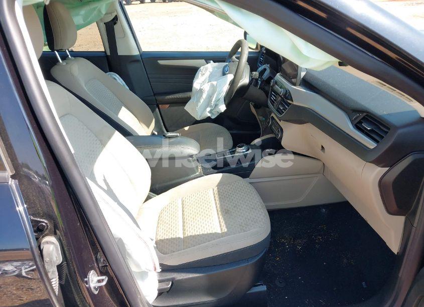 Photo 5 of 2021 Ford Escape SE HYBRID (VIN 1FMCU0BZ4MUA67773)