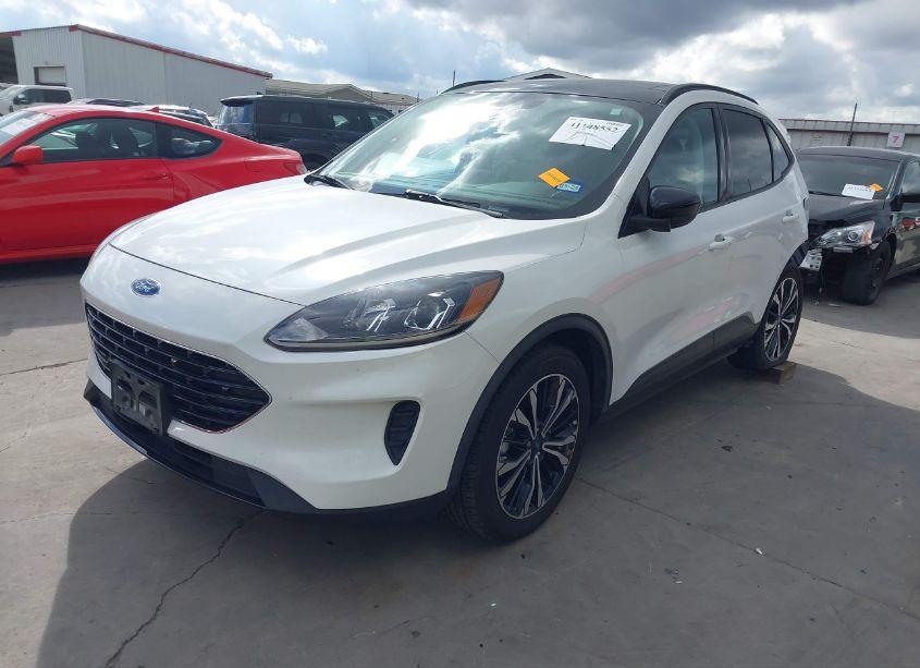 Photo 2 of 2021 Ford Escape SE HYBRID (VIN 1FMCU0BZ5MUA00809)