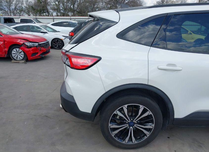 Photo 20 of 2021 Ford Escape SE HYBRID (VIN 1FMCU0BZ5MUA00809)