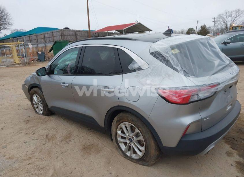 Photo 3 of 2021 Ford Escape SE HYBRID (VIN 1FMCU0BZ7MUB20546)