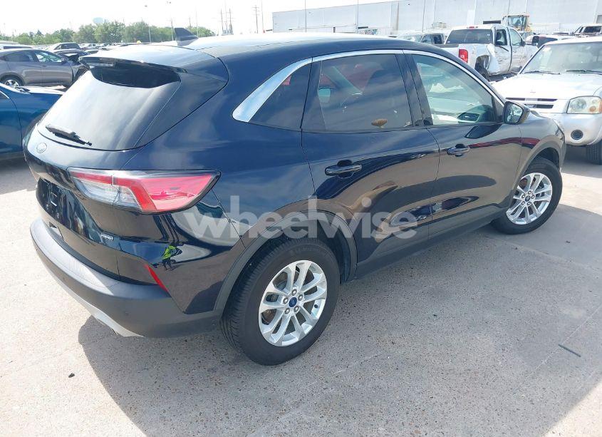 Photo 4 of 2021 Ford Escape SE HYBRID (VIN 1FMCU0BZ8MUA40236)