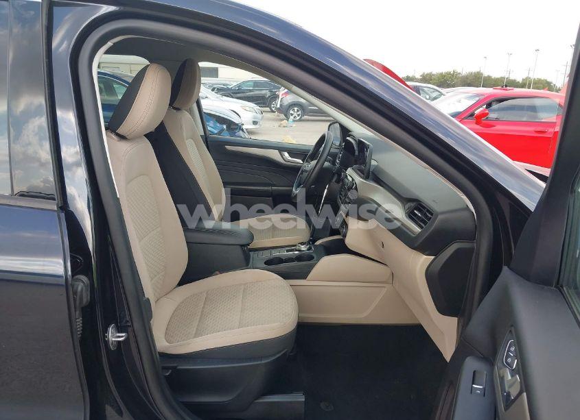 Photo 5 of 2021 Ford Escape SE HYBRID (VIN 1FMCU0BZ8MUA40236)