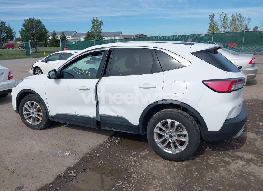 Photo 14 of 2021 Ford Escape SE HYBRID (VIN 1FMCU0BZ8MUA59353)