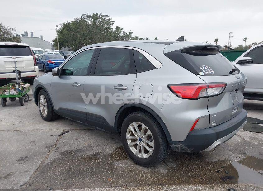 Photo 3 of 2021 Ford Escape SE HYBRID (VIN 1FMCU0BZ8MUA78369)