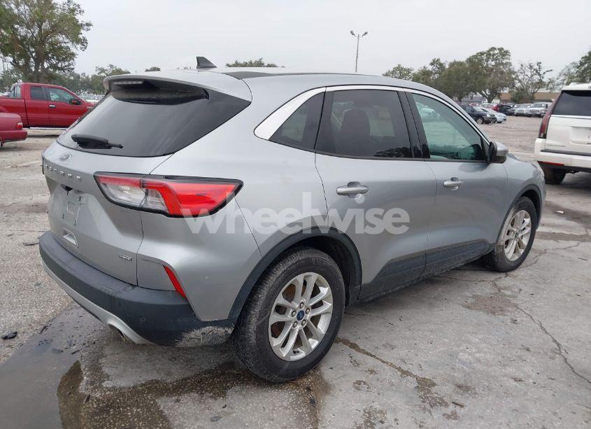 Photo 4 of 2021 Ford Escape SE HYBRID (VIN 1FMCU0BZ8MUA78369)