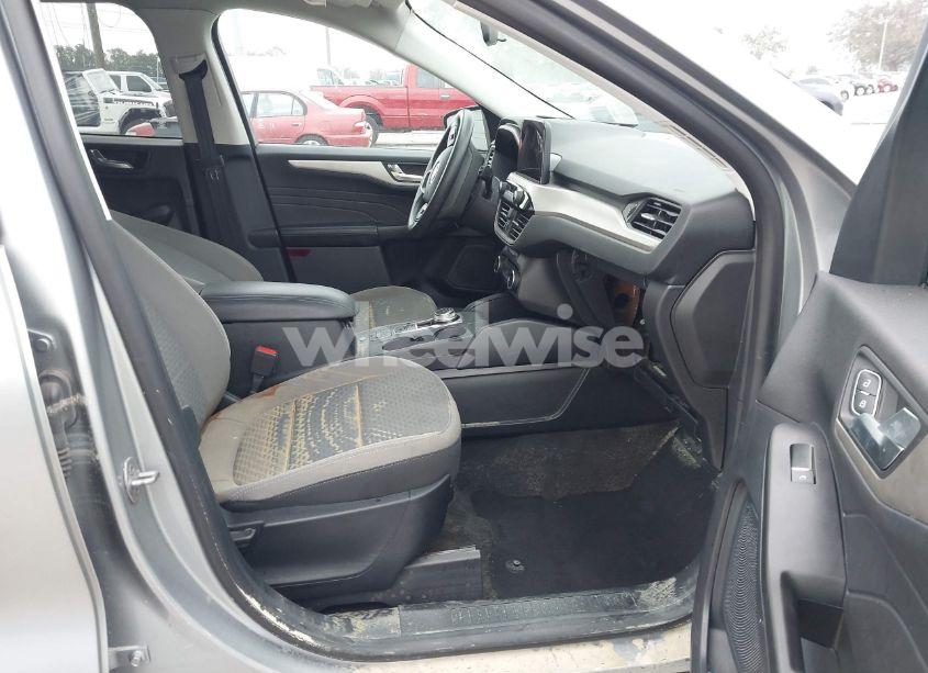 Photo 5 of 2021 Ford Escape SE HYBRID (VIN 1FMCU0BZ8MUA78369)