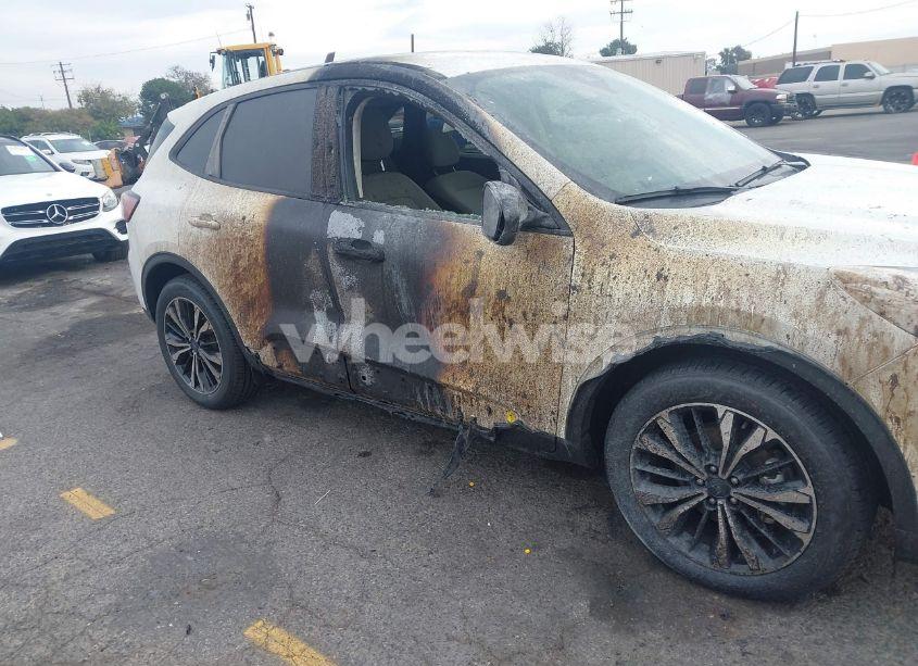 Photo 6 of 2022 Ford Escape SE HYBRID (VIN 1FMCU0BZ8NUA02734)
