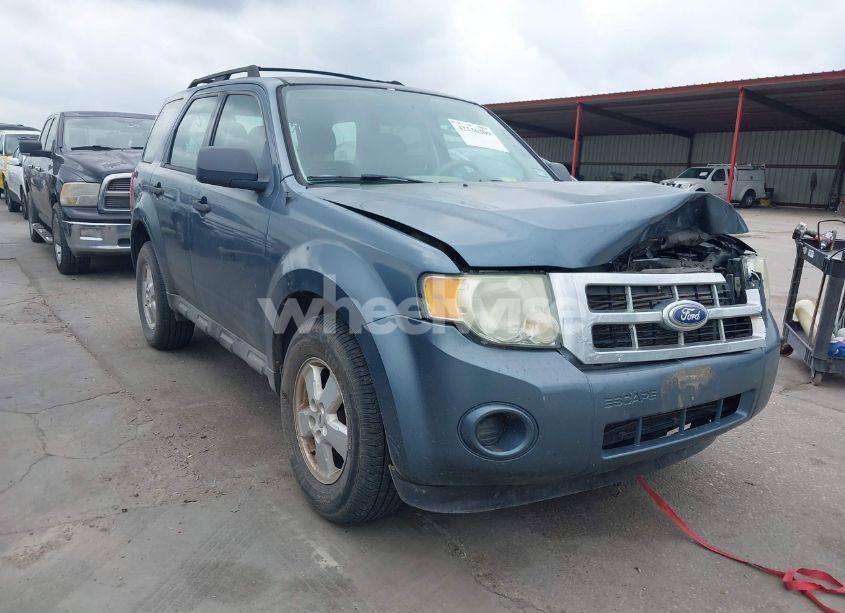 2010 Ford Escape XLS (VIN 1FMCU0C70AKA52269) main photo