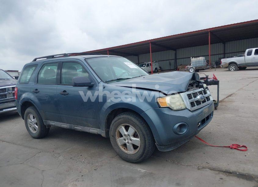 Photo 13 of 2010 Ford Escape XLS (VIN 1FMCU0C70AKA52269)