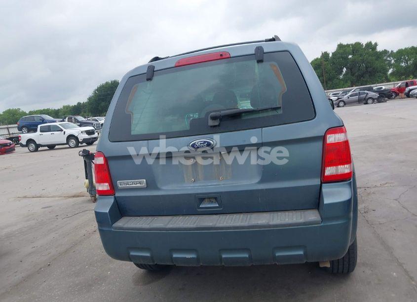 Photo 16 of 2010 Ford Escape XLS (VIN 1FMCU0C70AKA52269)