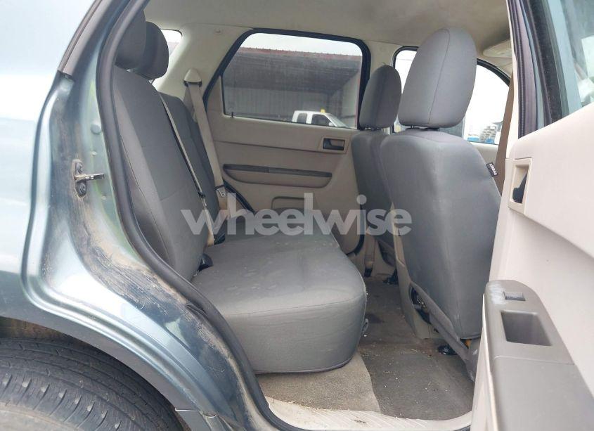 Photo 8 of 2010 Ford Escape XLS (VIN 1FMCU0C70AKA52269)