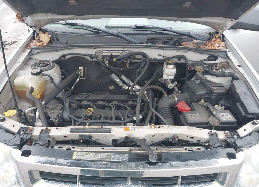 Photo 10 of 2010 Ford Escape XLS (VIN 1FMCU0C70AKA68293)