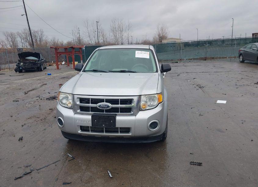 Photo 12 of 2010 Ford Escape XLS (VIN 1FMCU0C70AKA68293)