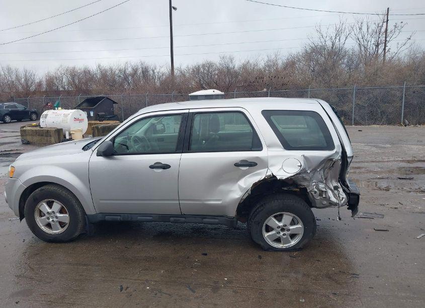 Photo 14 of 2010 Ford Escape XLS (VIN 1FMCU0C70AKA68293)