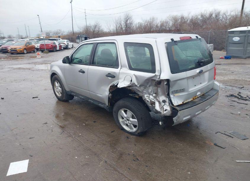 Photo 3 of 2010 Ford Escape XLS (VIN 1FMCU0C70AKA68293)
